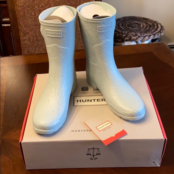 Hunter | Textured Boots - Picture 2 of 9